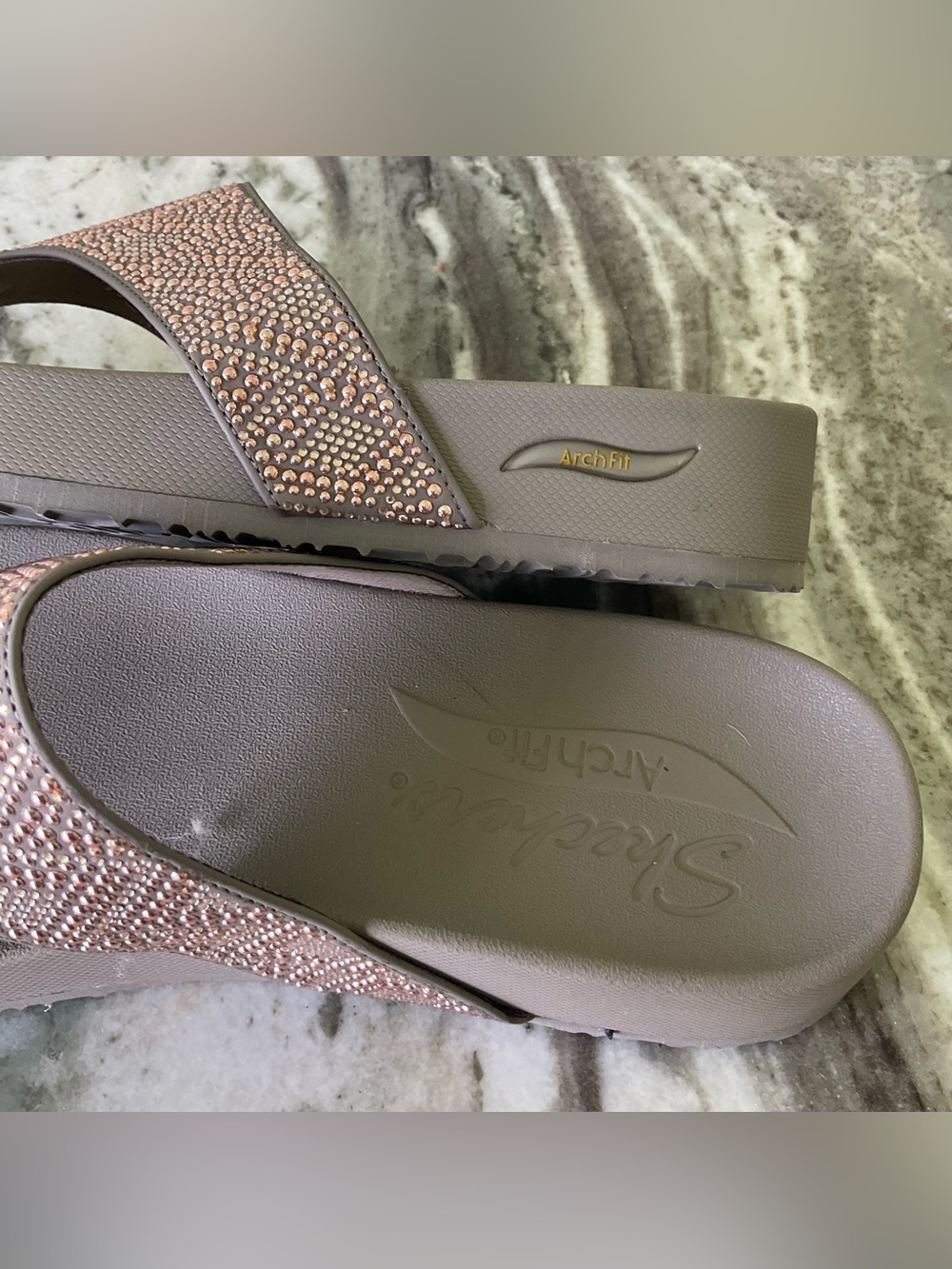 NWOTSkechers Taupe Glitter Rhinestone V-Strap Flip Flop Sandals - Picture 7 of 7